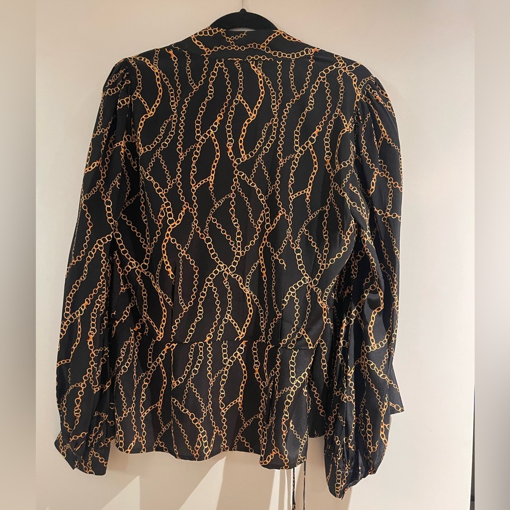 L'AGENCE Chain Pattern Blouse in Black and Gold - Picture 3 of 6